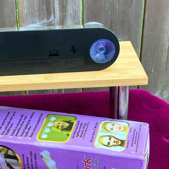 Studio Glow Professional Make-Up Lighting - Picture 4 of 12